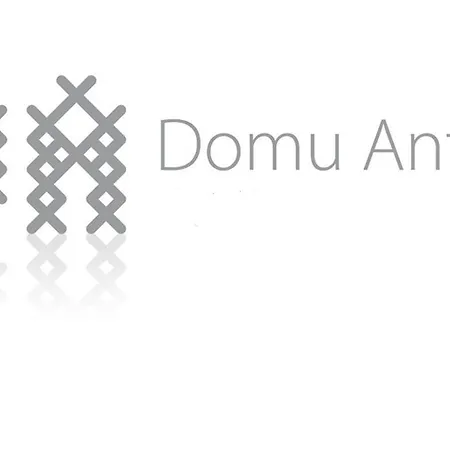 Domu Antiga Bed & Breakfast